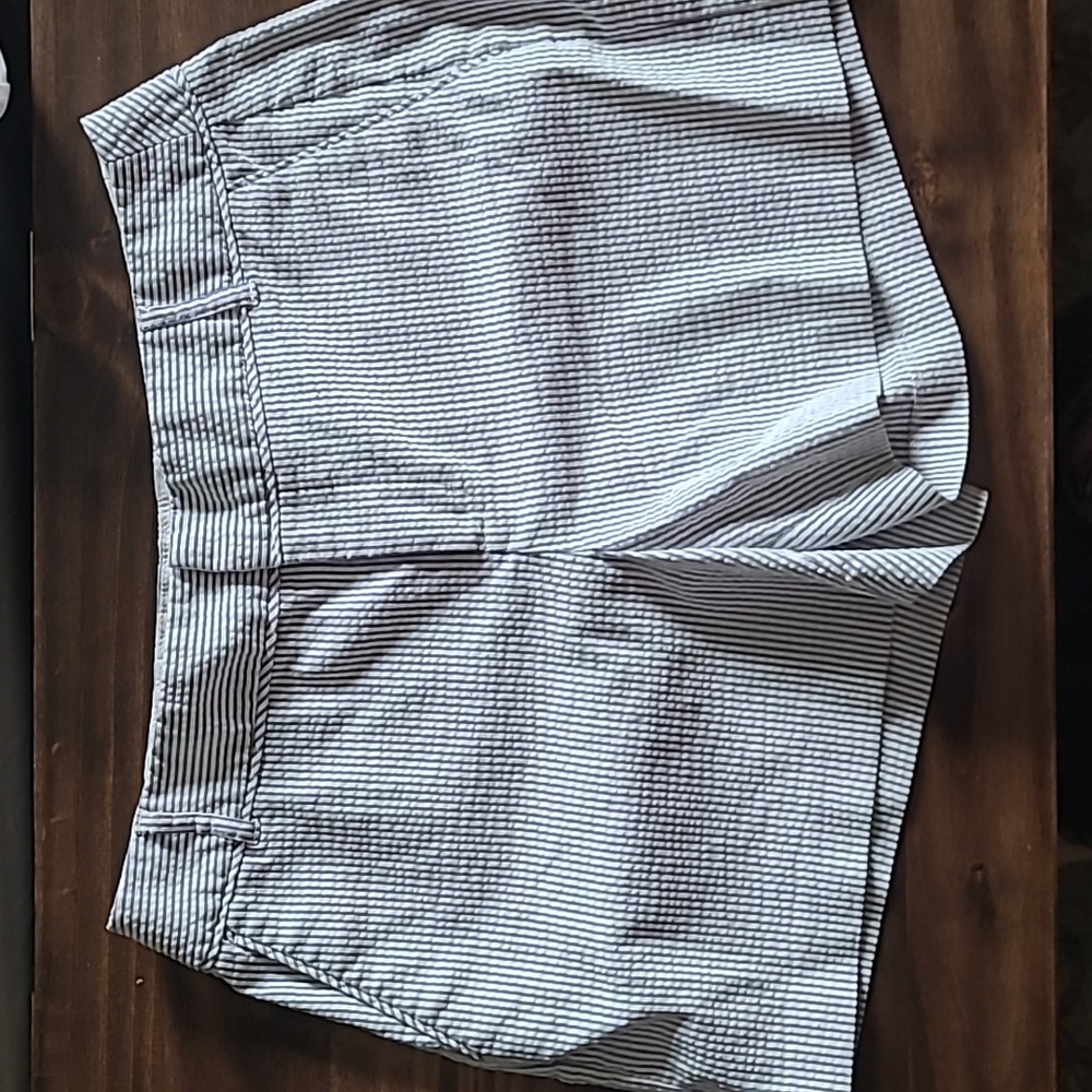 Elle seer sucker shorts